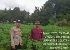 Bhabinkamtibmas Polsek Air Kumbang Ajak Warga Rimba Jaya Aktifkan Pekarangan Pangan