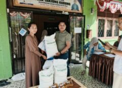 Pemdes Tanjung Kurung Salurkan Bantuan Pangan untuk 259 KPM, Ratusan Warga Sambut Antusias