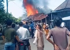 Dua Rumah Warga di Desa Bumiayu Ludes Dilalap Si Jago Merah, Diduga Akibat Korsleting Listrik