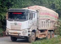 Viral! Armada Batubara Diduga Milik PT BSE Distop Warga Simpang Raja karena Melintas di Jalan Umum